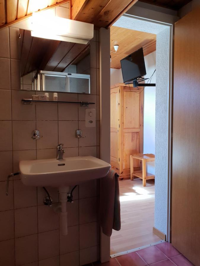 Auberge De Ballens Esterno foto